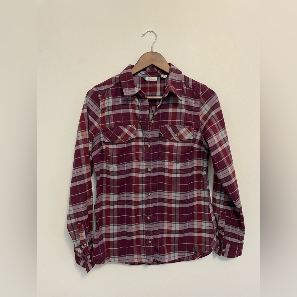L.L. Bean Flannel Purple and Red Plaid Long Sleeve Shirt Size SMALL